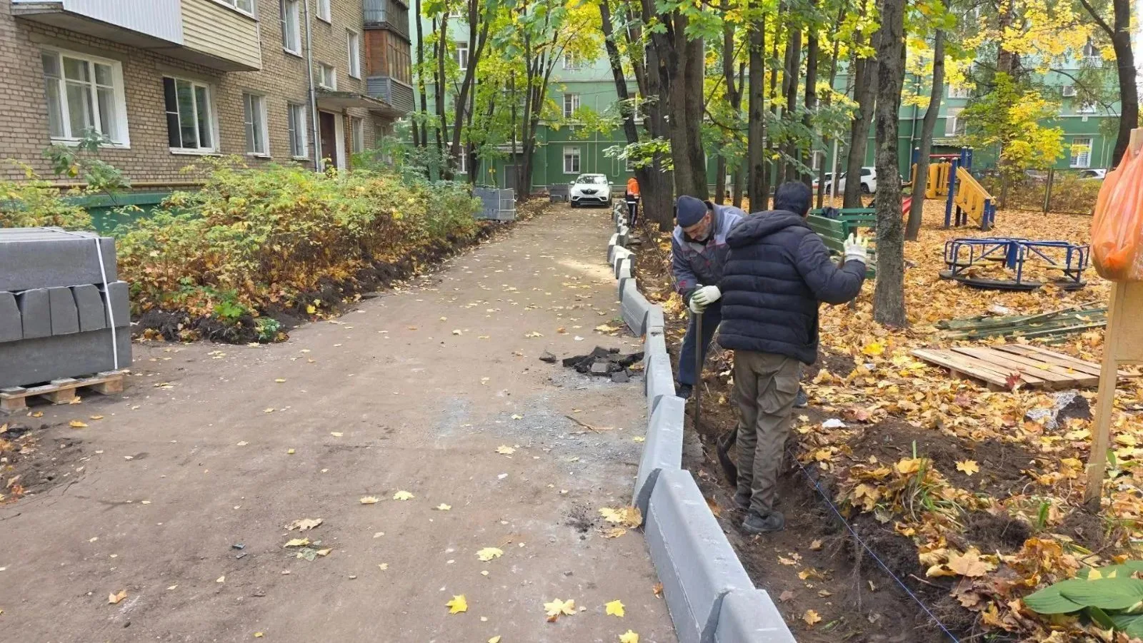 В поселке Люберец началось благоустройство двора на улице Гаршина