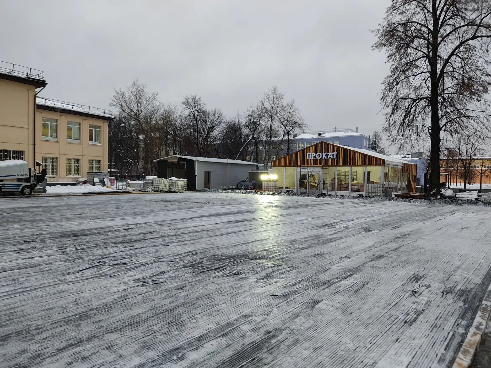 В центре Люберец 25 декабря начнет работу бесплатный ледовый каток