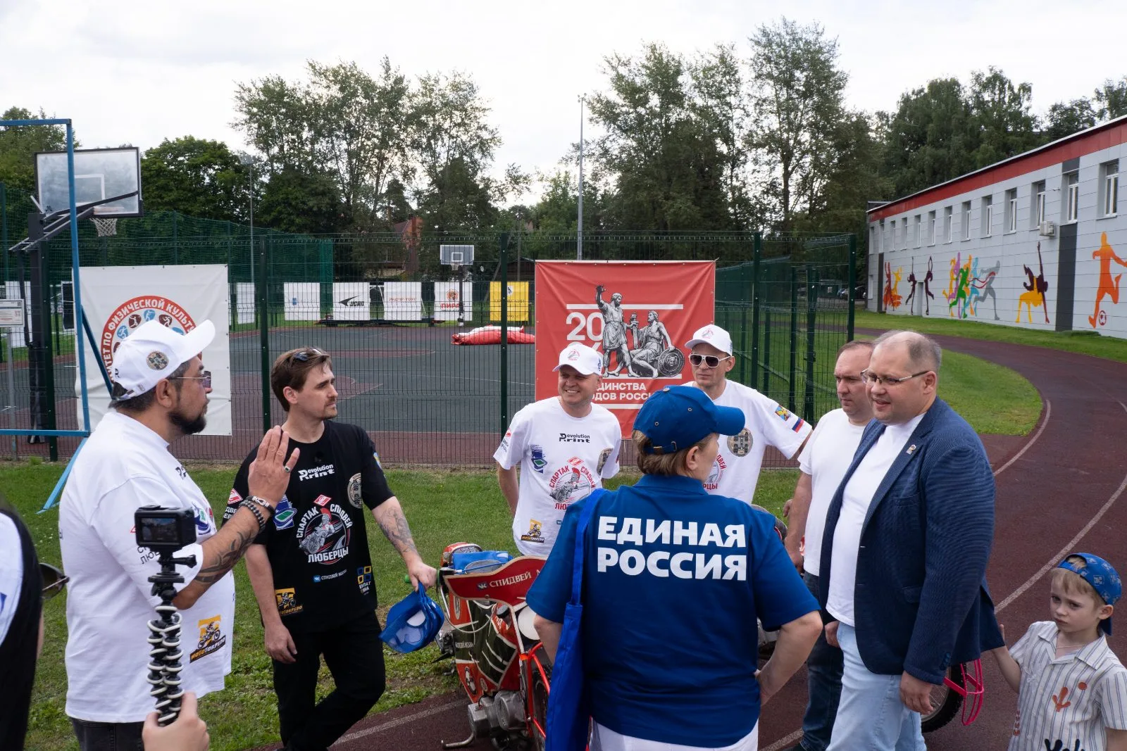 При поддержке «Единой России» спортсменов люберецкой команды «Спартак Спидвей» проводили на Командный чемпионат России