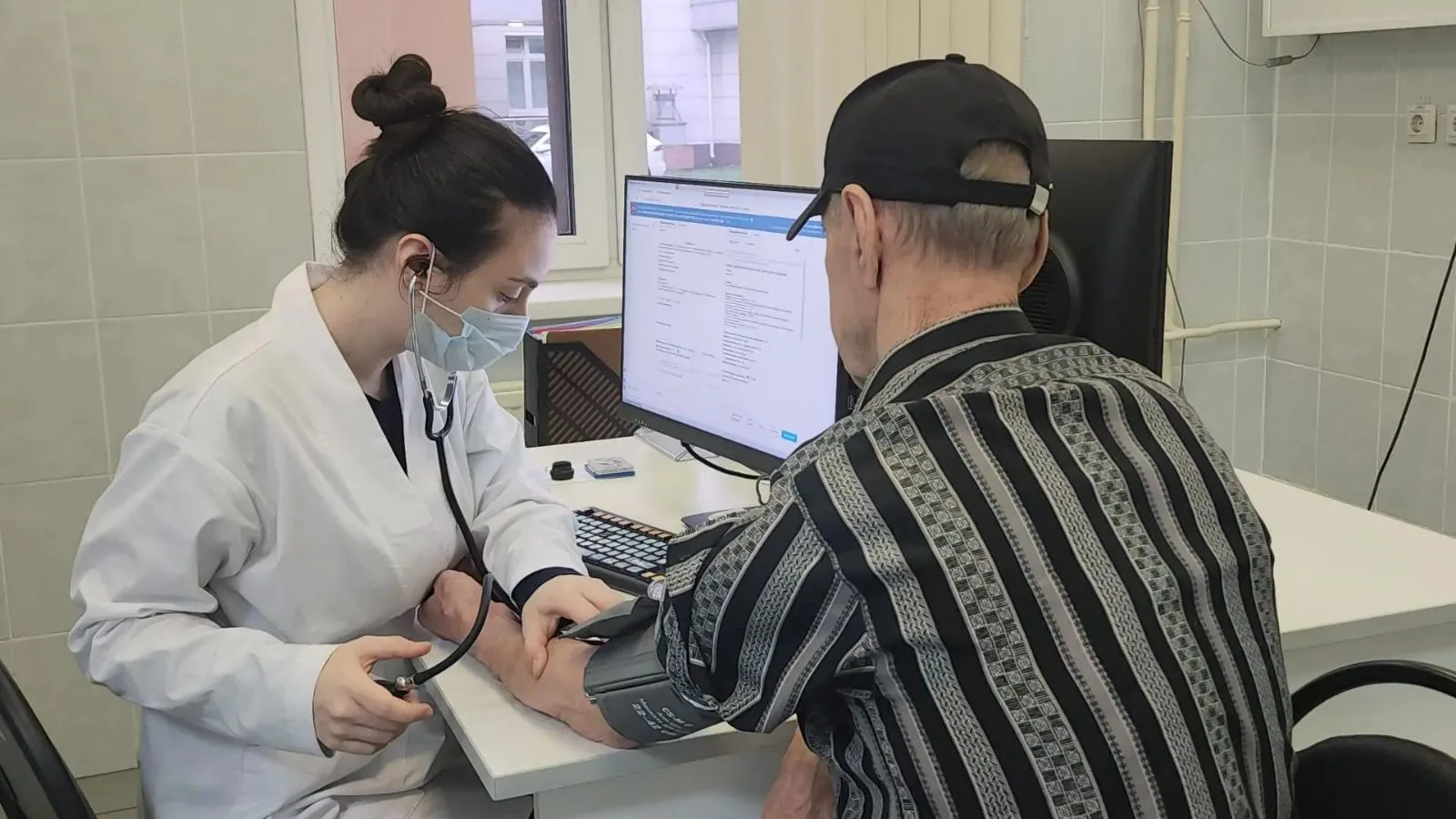 Четыре новых врача приступили к работе в поликлинике Люберец