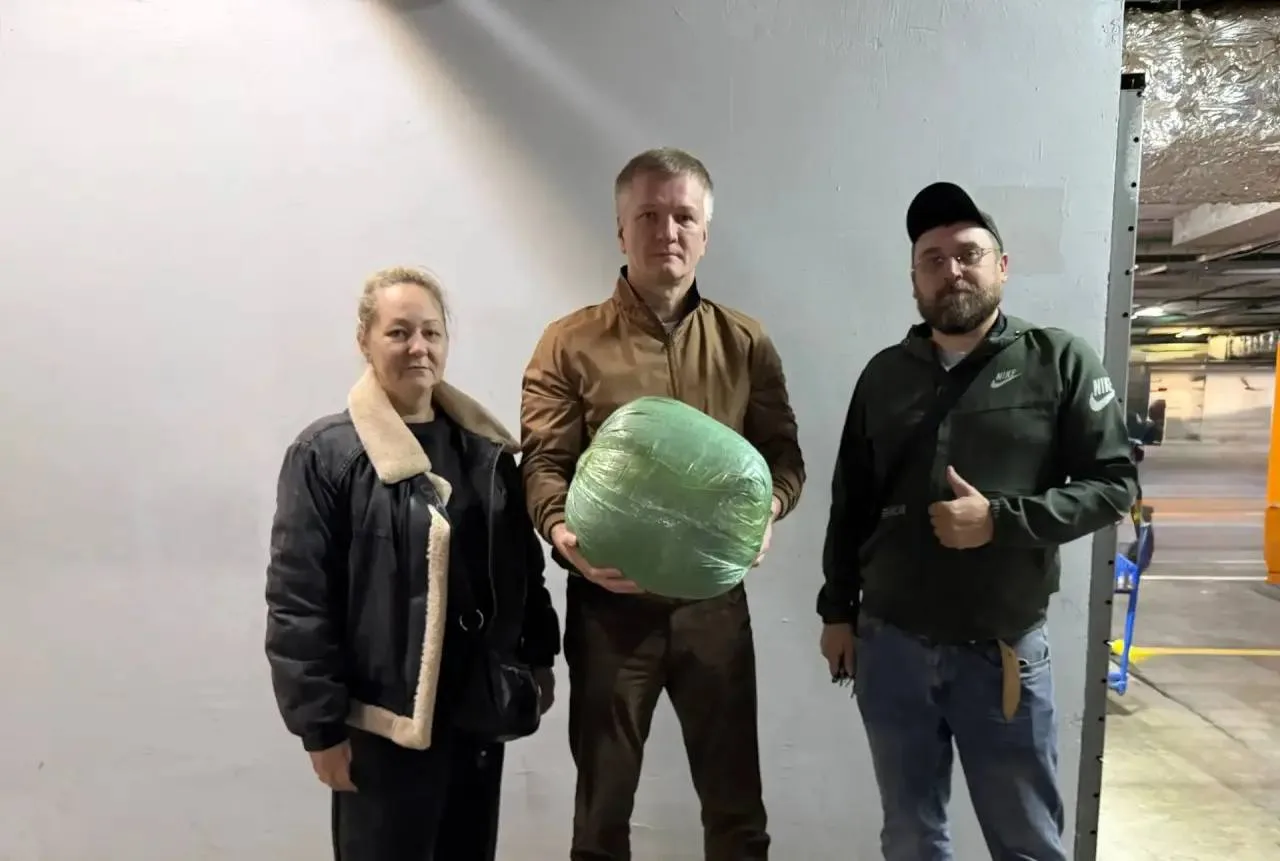 В Люберцах «Единая Россия» отправила на передовую питбайк и передала волонтерам материалы для маскировочных сетей