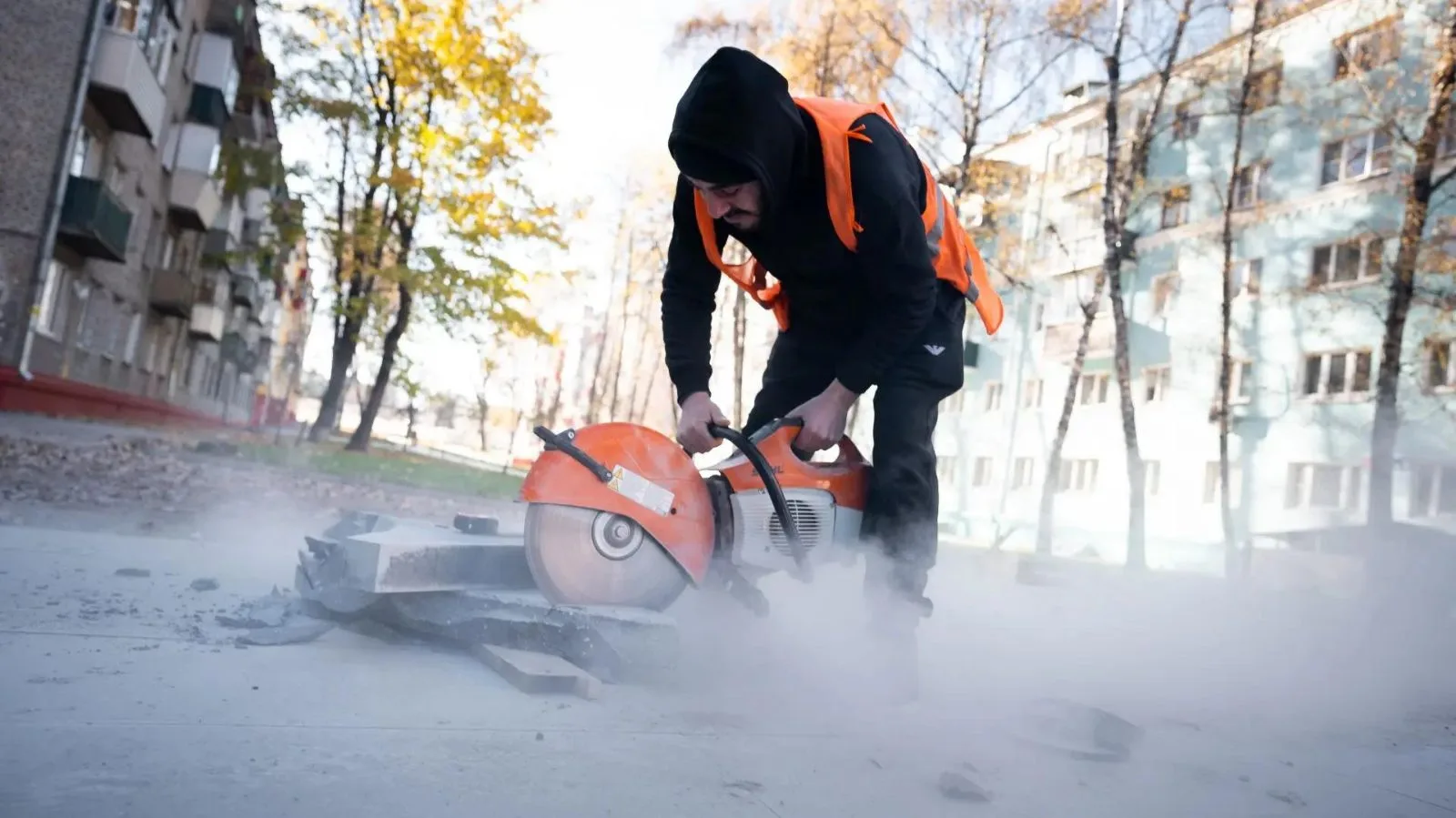 Подрядчик приступил к устройству освещения в сквере «Мемориал павшим в локальных военных конфликтах» в Люберцах