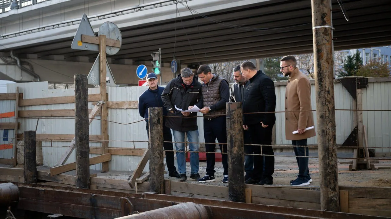 Стены и перекрытия армируют в подземном переходе на «Кресте» в Люберцах