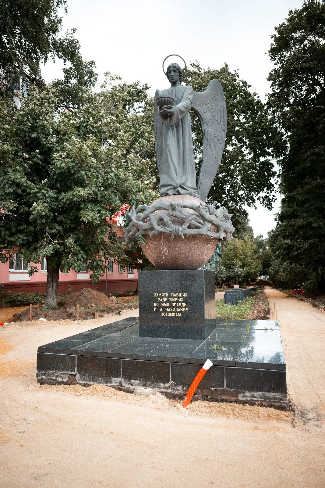 В Люберцах стартовали работы по обновлению территории сквера «Мемориал павшим в локальных военных конфликтах»
