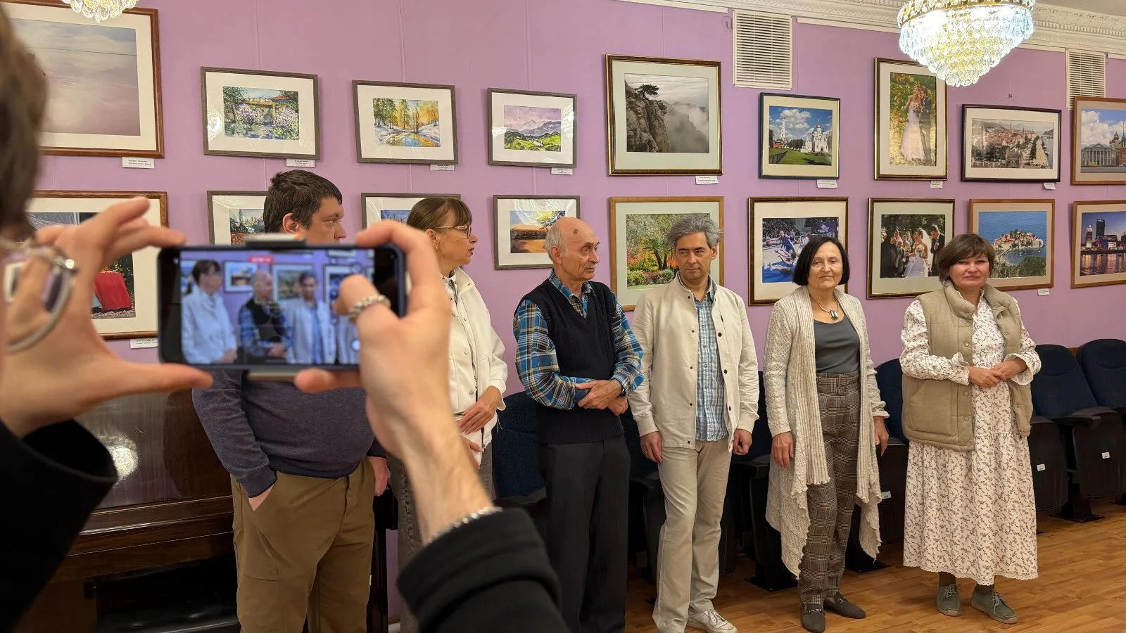 Фотовыставка «Путешествия. Отдых. Встречи» открылась в Дзержинском