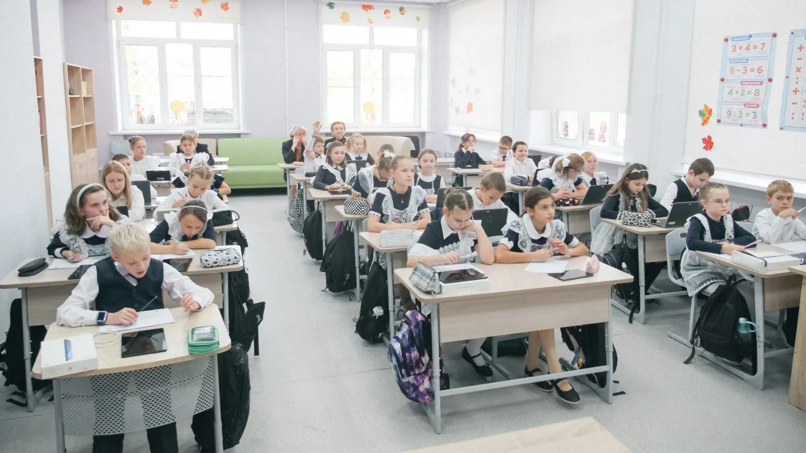 Учащиеся люберецкого лицея №4 изучают цифровую грамотность на киберуроках