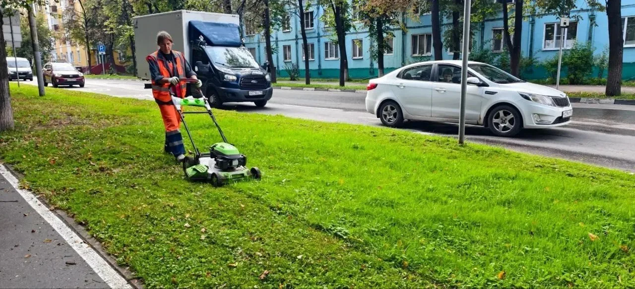 Более 100 кубометров мусора вывезено с муниципальных дорог Люберец за неделю