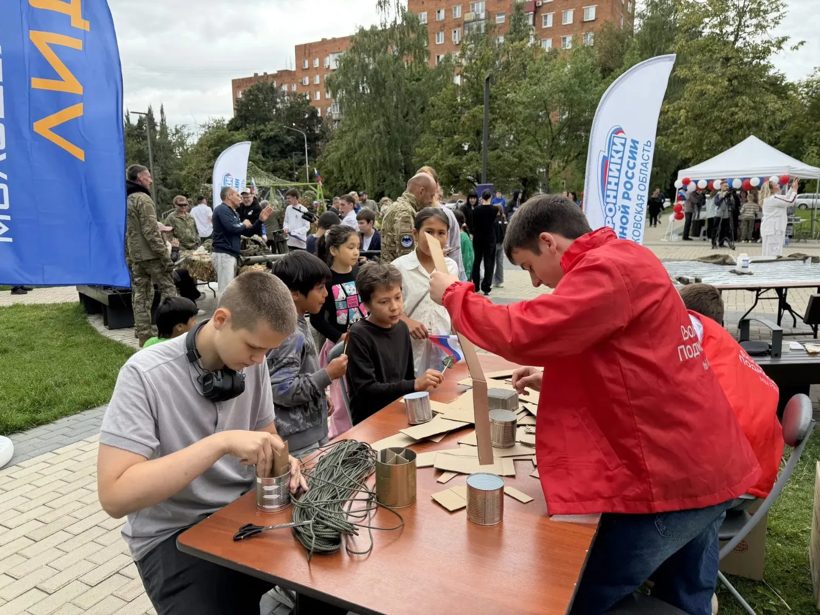 Гуманитарная ярмарка в поддержку участников СВО прошла в Дзержинском городского округа Люберцы