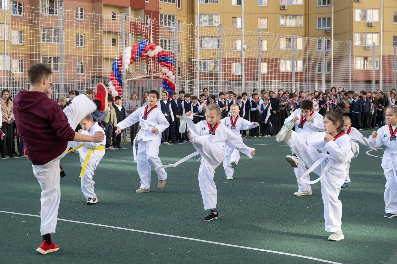 Новый школьный стадион открыли в Люберцах