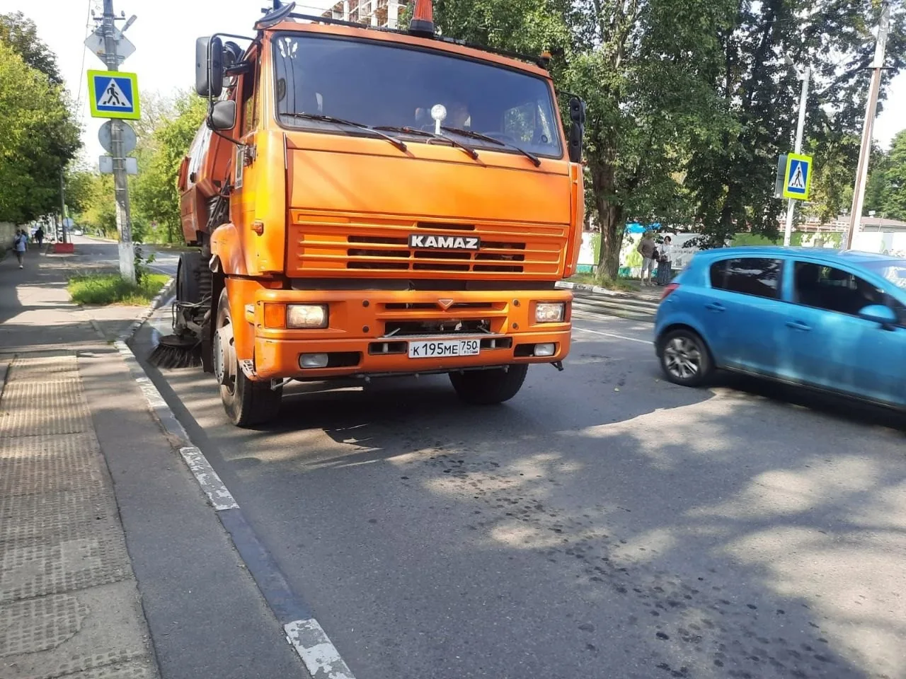 Почти 300 км полосы отвода привели в порядок в Люберцах в рамках планового содержания дорог