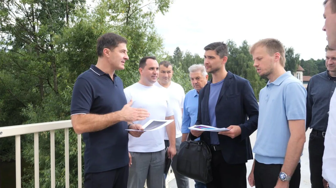 Рабочее движение по новому пешеходному мосту через реку Македонку в Малаховке откроют 15 июля