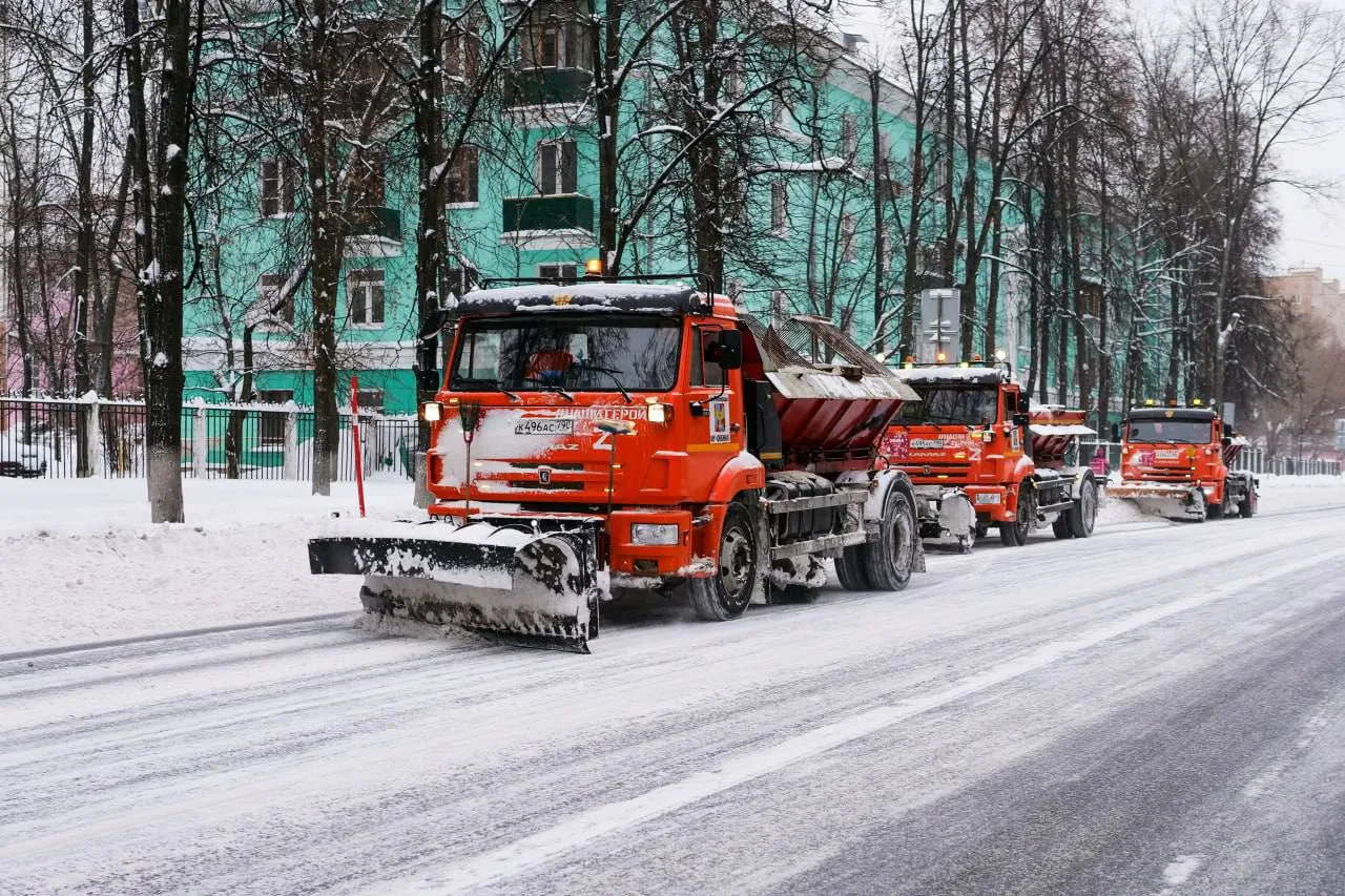 Дорожные и коммунальные службы Люберец в усиленном режиме устраняют последствия снегопада