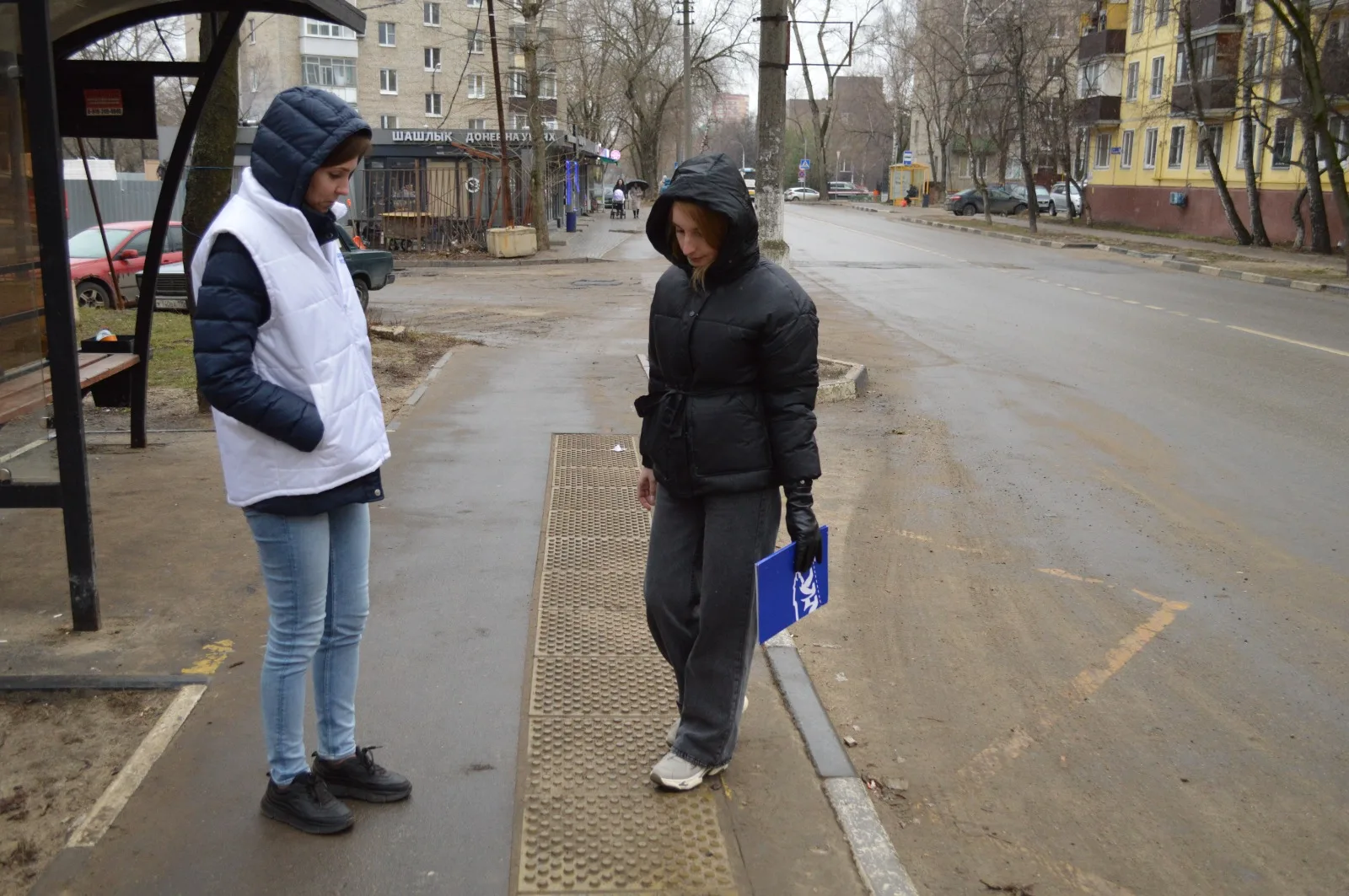 В Люберцах провели проверку улиц на предмет их доступности для маломобильных граждан