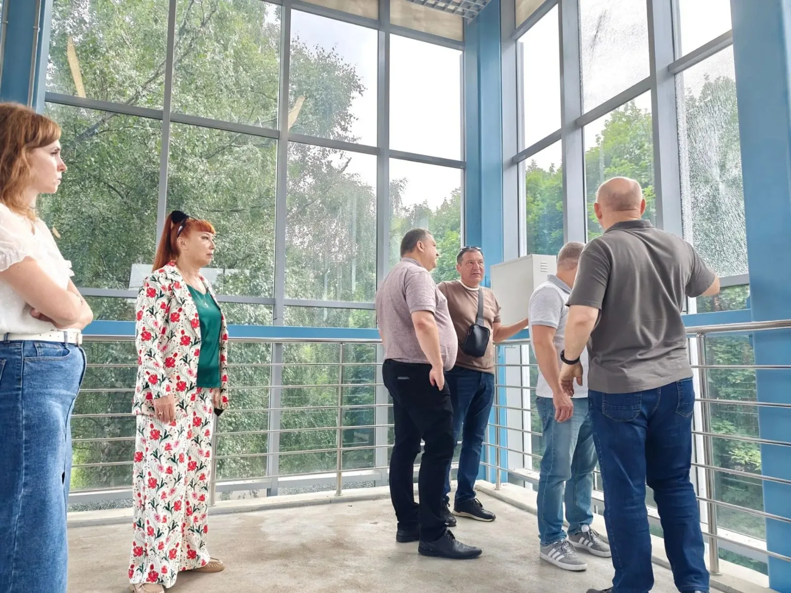 Остекление фасада надземного перехода в поселке Малаховка восстановят до конца июля