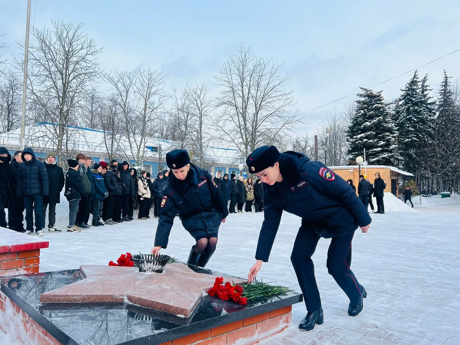 Полицейские Люберец приняли участие в мероприятии в честь 80-летия освобождения Ленинграда