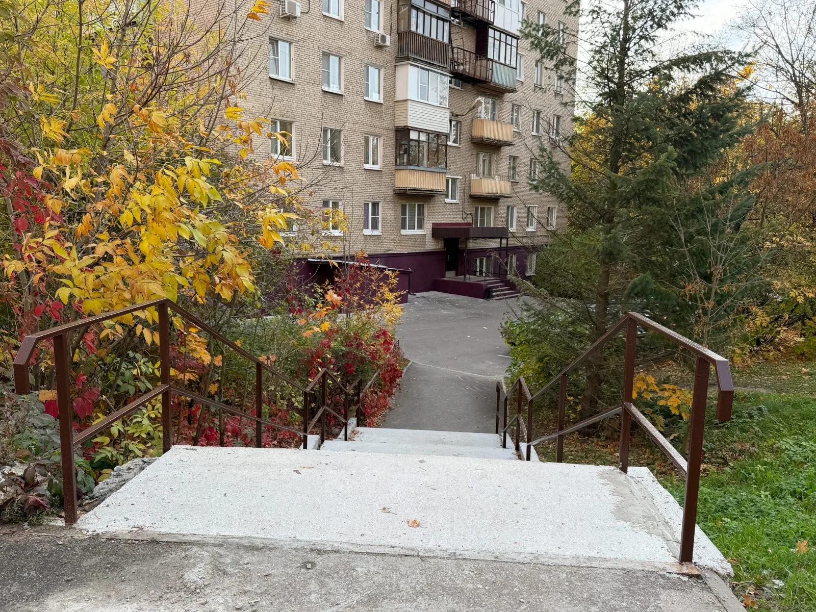 Порядка 15 городских лестниц отремонтируют в Дзержинском городского округа Люберцы до конца октября