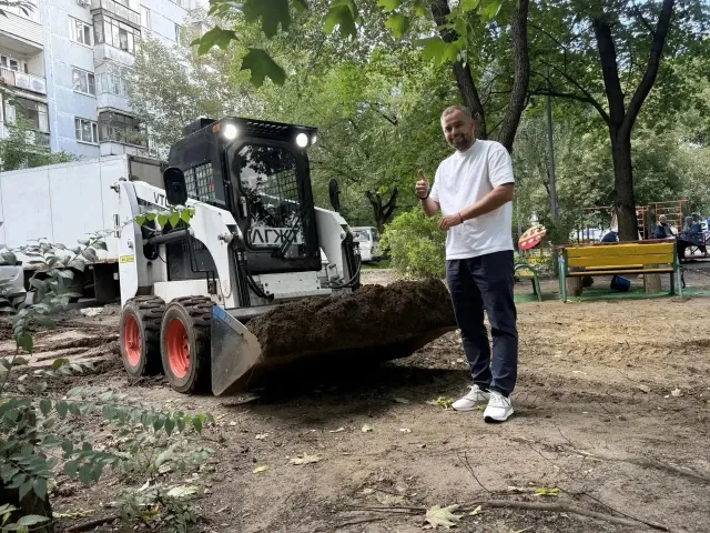 Люберецкий депутат исполнил мечту жителей дома №8 «Б» на улице Митрофанова