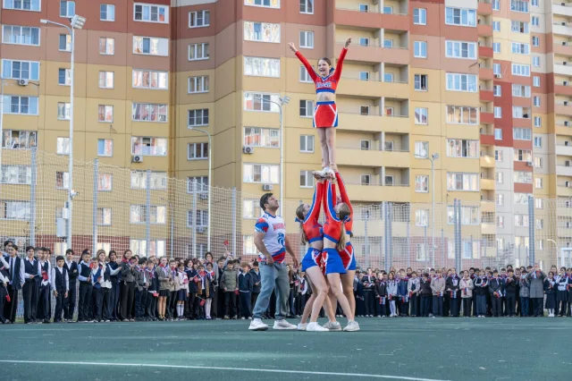 Новый школьный стадион открыли в Люберцах