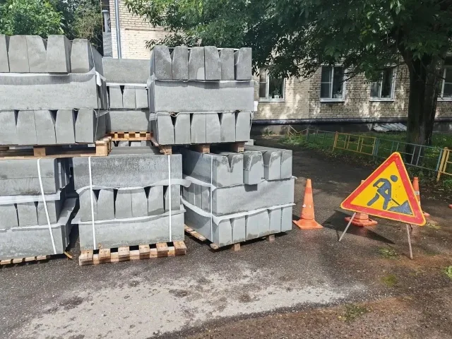 Комплексное благоустройство еще двух дворов началось в поселках Люберец