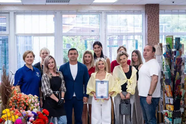 «Единая Россия» поздравила предпринимателей Люберец с Днем флориста и Днем работника торговли