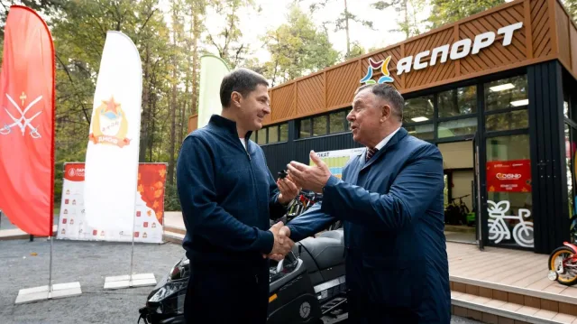 Новый снегоход пополнил автопарк лесопарка «Чемпион» в Дзержинском