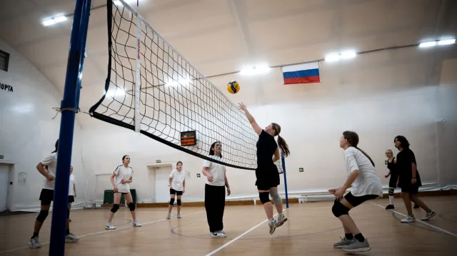 25 волейбольных команд участвуют в отборочном этапе Единой школьной лиги в Люберцах