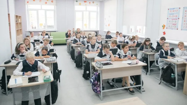 Учащиеся люберецкого лицея №4 изучают цифровую грамотность на киберуроках