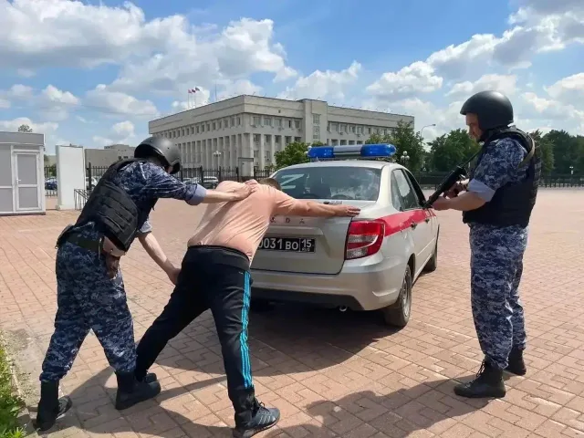Вневедомственная охрана Росгвардии отмечает 74-летие со дня основания службы