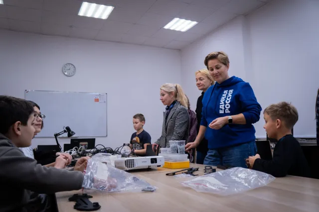 Будущие технари учатся в Люберцах: «Единая Россия» посетила техношколу