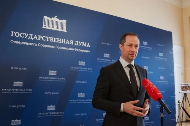 Депутат Госдумы напомнил жителям Люберец, что использование мобильных телефонов в школе запрещено с 1 сентября