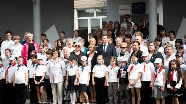 Мемориал, посвященный юным участникам Великой Отечественной войны, открыли на территории школы Люберец