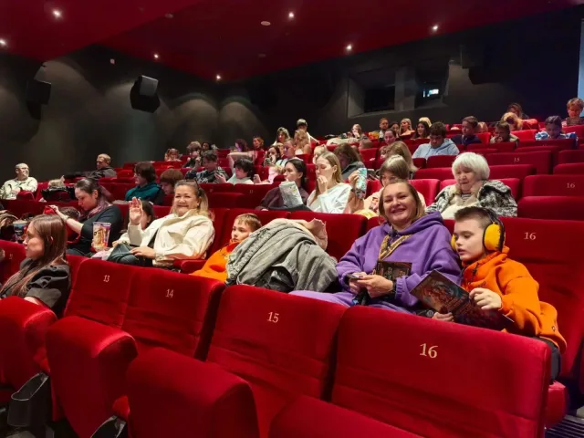 Семьи участников СВО Люберец посетили закрытую премьеру фильма «Царевна Несмеяна»