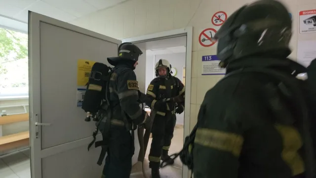 Масштабную противопожарную тренировку провели в Центральной поликлинике Люберец