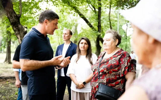 Линию освещения протяженностью 250 метров построили в поселке Люберец по просьбе жителей