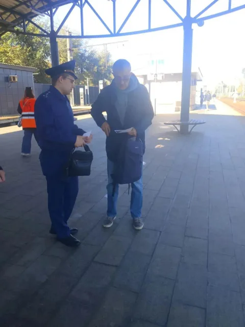 Жителям Люберец напомнили о правилах поведения возле железной дороги