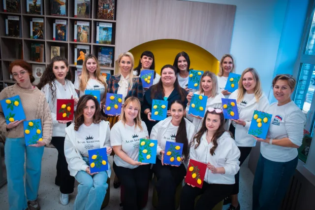 «Единая Россия» провела для участниц конкурса «Леди Люберец» творческую встречу с художником