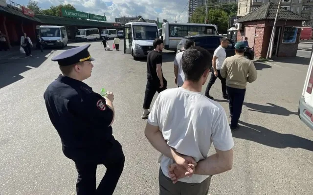 Девять граждан, незаконно пребывающих  на территории России, выявили в ходе рейда