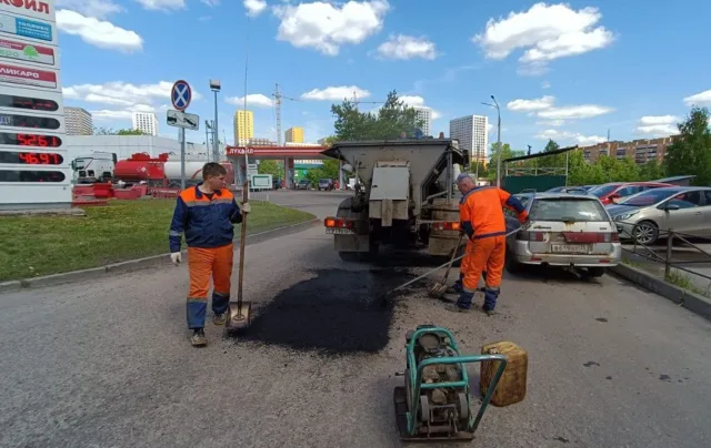 В Люберцах на дорогах заделали более 22 тысяч ям