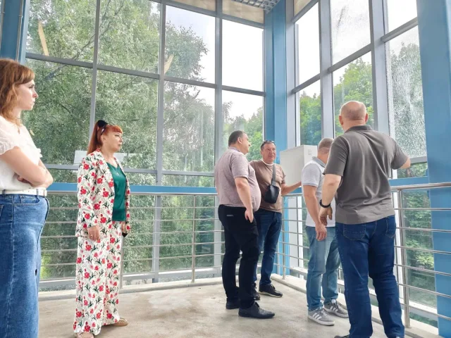 Остекление фасада надземного перехода в поселке Малаховка восстановят до конца июля