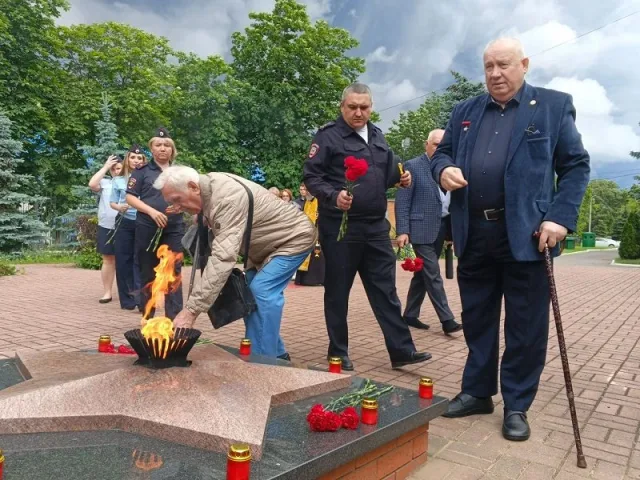 Полицейские в Люберцах присоединились к акции «Свеча памяти»