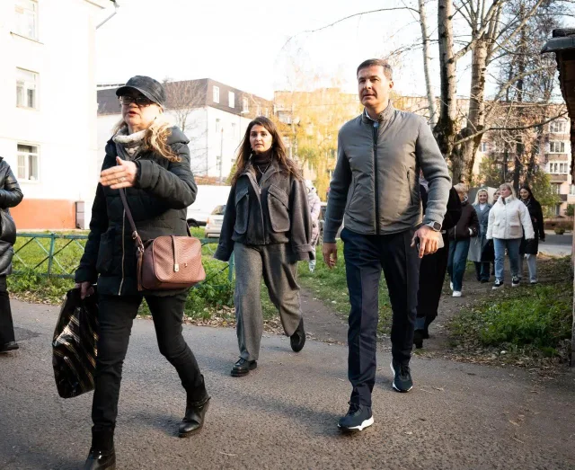 Содержание дворов и подъездов на улице Кирова проверил глава Люберец