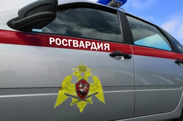 Сотрудники Росгвардии напомнили жителям Люберец об обеспечении безопасности жилья в праздники