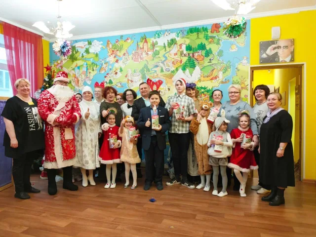 Партийцы Люберец организовали праздничное мероприятие для детей семейного центра