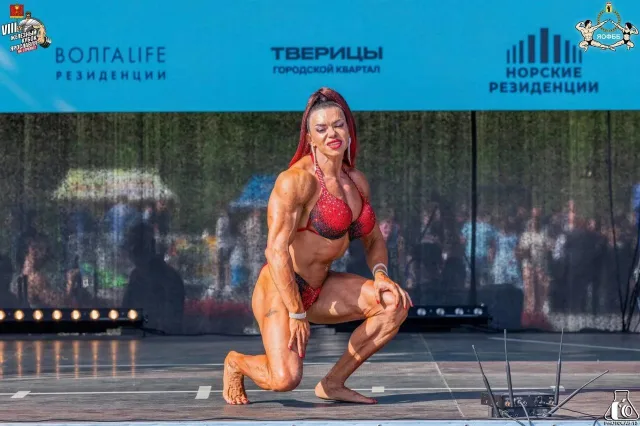 «Русский Халк» из Люберец и чемпионка мира по пауэрлифтингу проведут совместную тренировку для журналистов