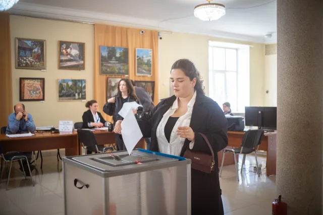 Молодогвардейцы Люберец пришли на выборы командой: для трёх активистов голосование стало первым