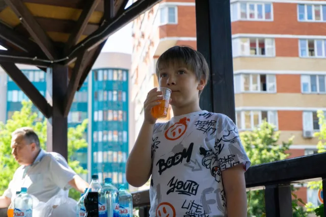 «Единая Россия» организовала День соседей в Люберцах: концерт, игры и пирожки для жителей