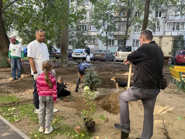 Люберецкий депутат исполнил мечту жителей дома №8 «Б» на улице Митрофанова