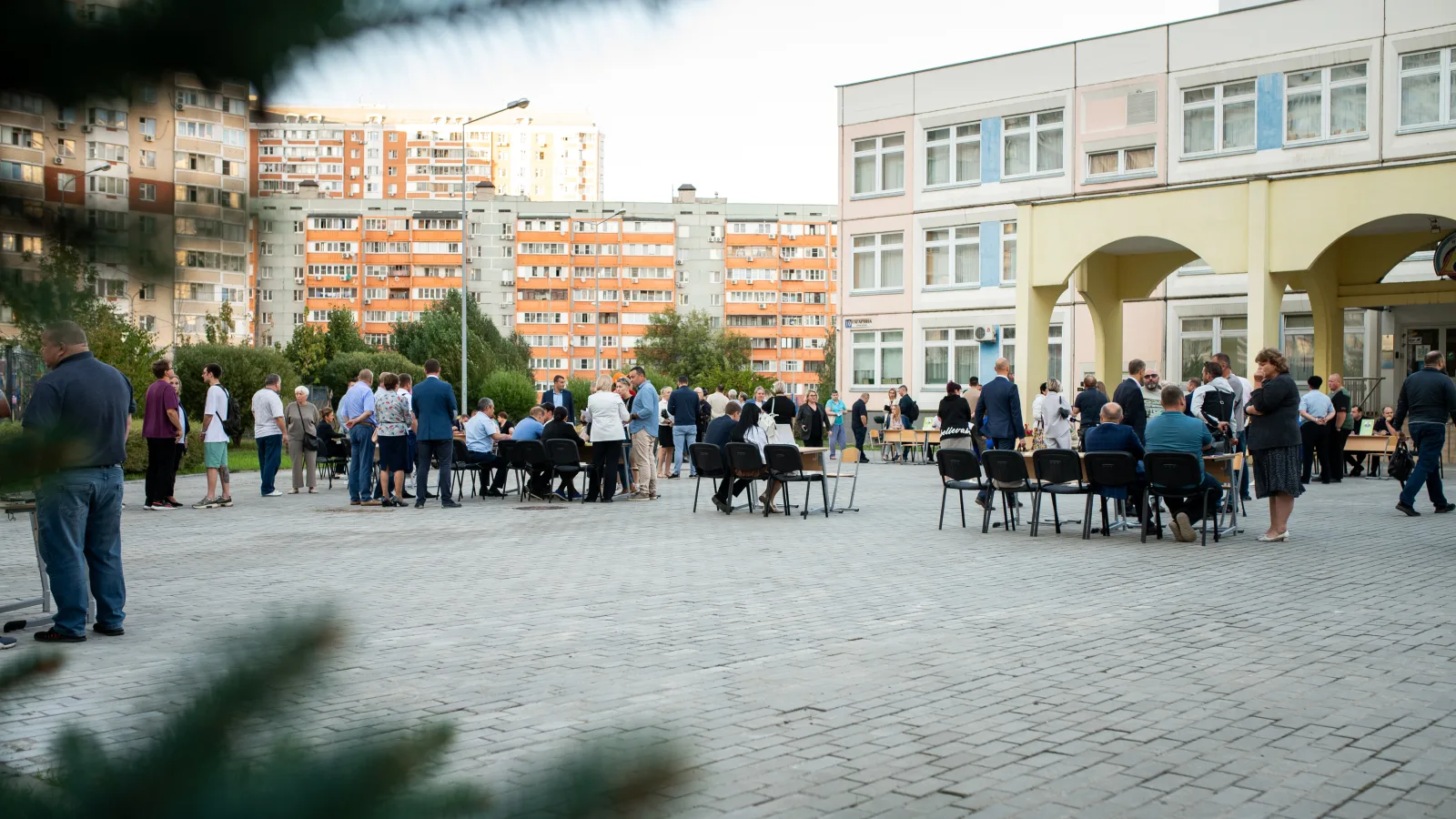 Встреча с жителями в формате выездной администрации 04.09.2024 г. в гимназии №16 на пр-кте Гагарина