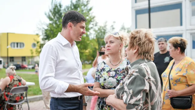 Встреча с жителями в формате выездной администрации 03.07.2024 г. на территории школы №28 в д. Марусино