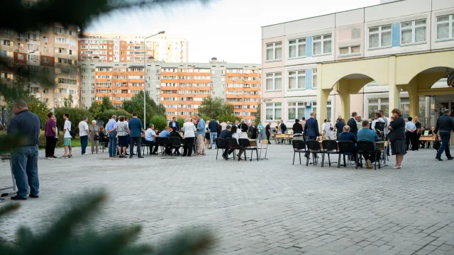 Встреча с жителями в формате выездной администрации 04.09.2024 г. в гимназии №16 на пр-кте Гагарина